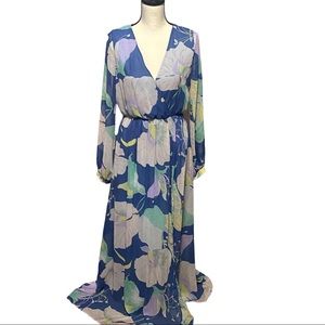 Maxi dress. Colorful from Lulu’s. V neck.